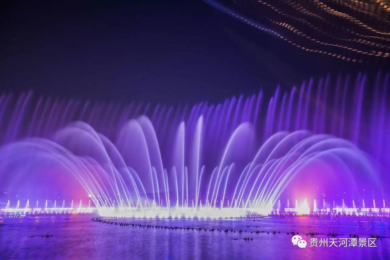 燈光+音樂(lè)+煙花+噴火+水幕,驚艷你眼球的水秀!